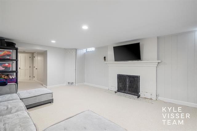 Builiding view forty five for 2730 Oakwood, Grand Rapids, MI. 49506