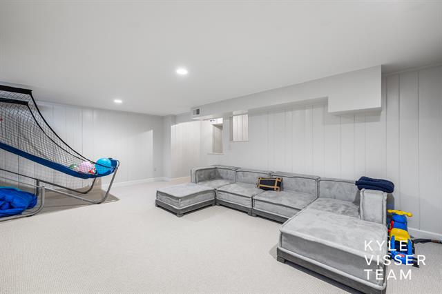 Builiding view forty six for 2730 Oakwood, Grand Rapids, MI. 49506