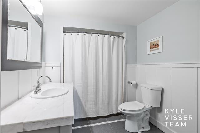 Builiding view forty three for 2730 Oakwood, Grand Rapids, MI. 49506