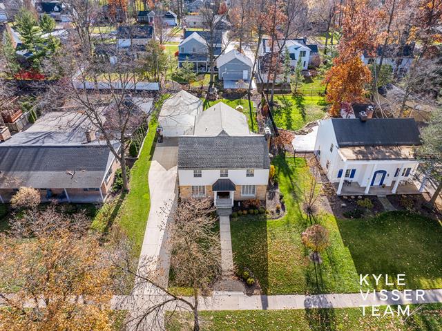 Builiding view sixty four for 2730 Oakwood, Grand Rapids, MI. 49506