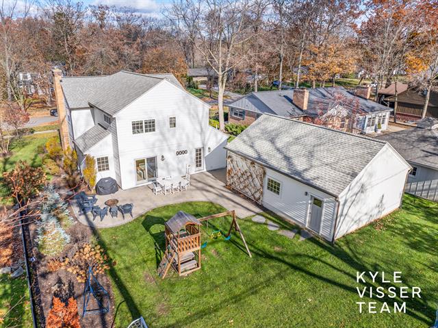 Builiding view sixty for 2730 Oakwood, Grand Rapids, MI. 49506