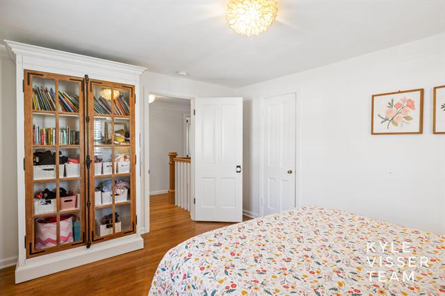 Builiding view thirty eight for 2730 Oakwood, Grand Rapids, MI. 49506