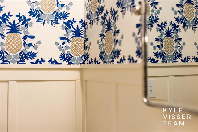 Builiding view twenty six for 2730 Oakwood, Grand Rapids, MI. 49506