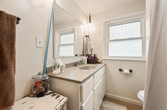 Builiding view eighteen for 414 Jefferson, Lowell, MI. 49331