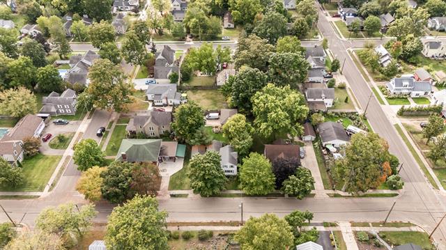 Builiding view thirty four for 414 Jefferson, Lowell, MI. 49331