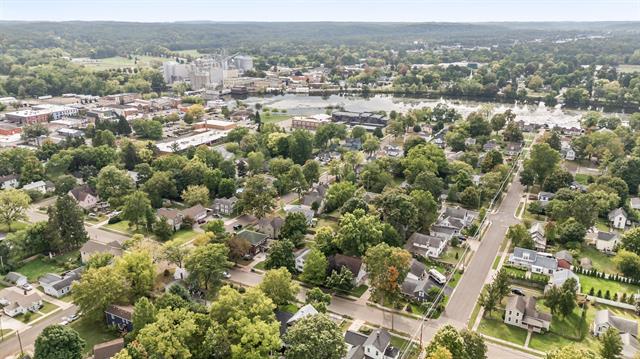 Builiding view thirty three for 414 Jefferson, Lowell, MI. 49331