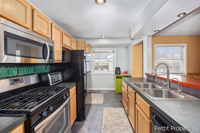 Builiding view six for 514 Wilson, Grand Rapids, MI. 49534