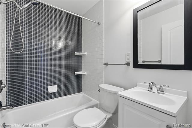 Builiding view fifteen for 1212 Amelia, Royal Oak, MI. 48073