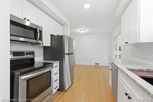 Builiding view ten for 1212 Amelia, Royal Oak, MI. 48073