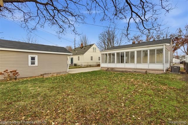 Builiding view twenty two for 1212 Amelia, Royal Oak, MI. 48073