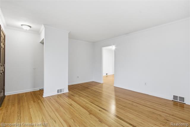 Builiding view two for 1212 Amelia, Royal Oak, MI. 48073