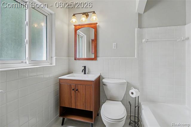 Builiding view eight for 4427 Groveland, Royal Oak, MI. 48073