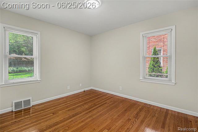Builiding view seven for 4427 Groveland, Royal Oak, MI. 48073