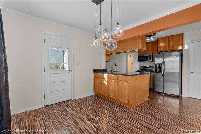 Builiding view seventeen for 1612 Donald, Royal Oak, MI. 48073