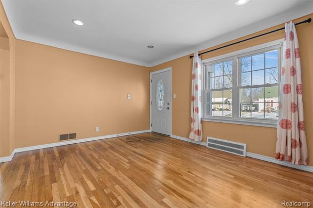 Builiding view ten for 1612 Donald, Royal Oak, MI. 48073