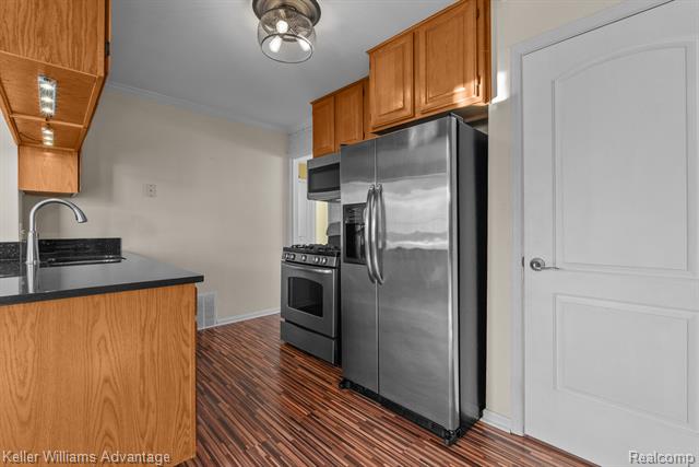 Builiding view thirteen for 1612 Donald, Royal Oak, MI. 48073