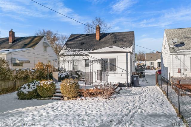 Builiding view thirty one for 1612 Donald, Royal Oak, MI. 48073