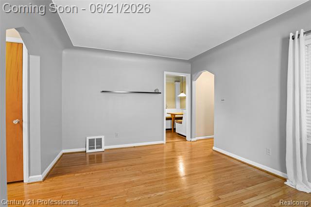 Builiding view six for 115 Gargantua, Clawson, MI. 48017