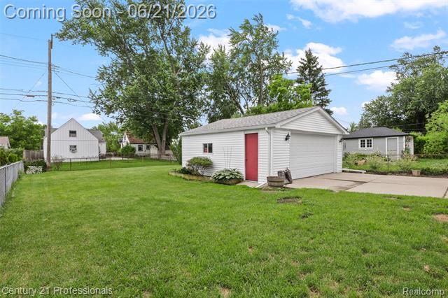 Builiding view three for 115 Gargantua, Clawson, MI. 48017