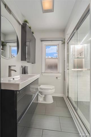 Builiding view fifteen for 1404 E 14 Mile, Royal Oak, MI. 48073