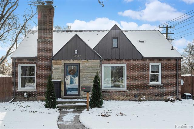 Builiding view one for 1404 E 14 Mile, Royal Oak, MI. 48073