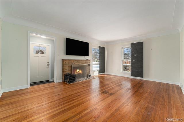 Builiding view six for 1404 E 14 Mile, Royal Oak, MI. 48073