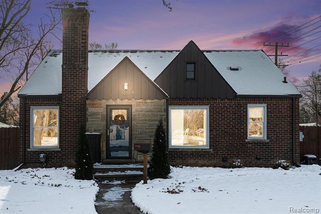 front view for 1404 E 14 Mile Rd, Royal Oak, Mi. 48073