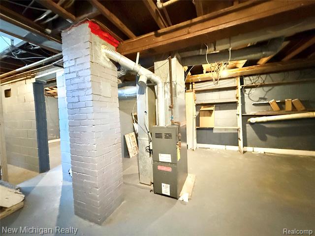 Builiding view eighteen for 823 Silver Lake, Fenton, MI. 48430