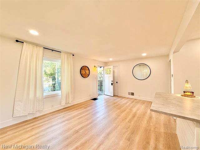 Builiding view four for 823 Silver Lake, Fenton, MI. 48430