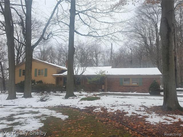 front view for 21195 Lujon Drive, Northville, Mi. 48167