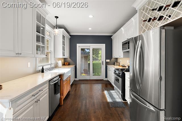 Builiding view eighteen for 525 Broadacre, Clawson, MI. 48017