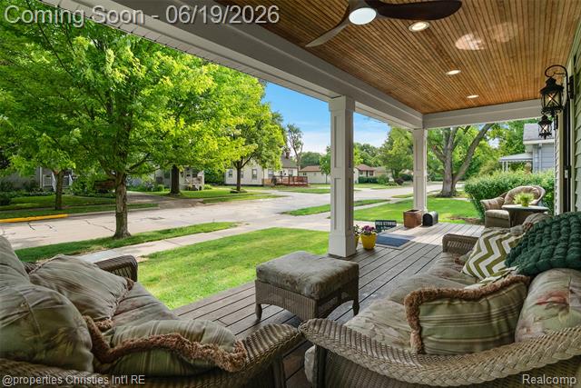 Builiding view five for 525 Broadacre, Clawson, MI. 48017