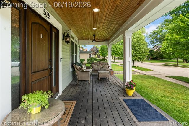 Builiding view four for 525 Broadacre, Clawson, MI. 48017