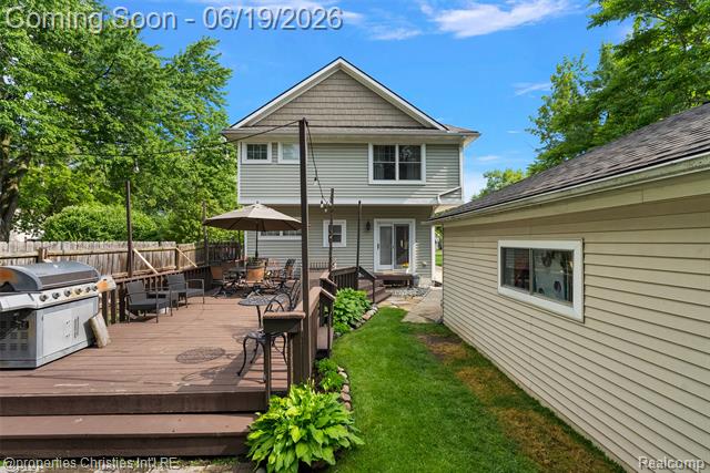 Builiding view nine for 525 Broadacre, Clawson, MI. 48017