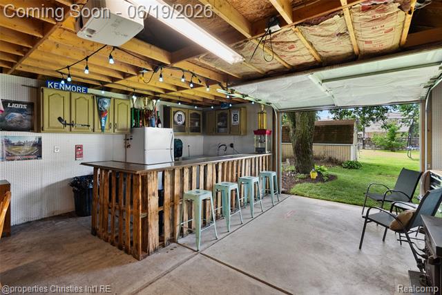 Builiding view ten for 525 Broadacre, Clawson, MI. 48017