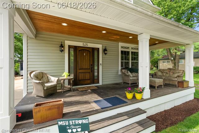 Builiding view three for 525 Broadacre, Clawson, MI. 48017
