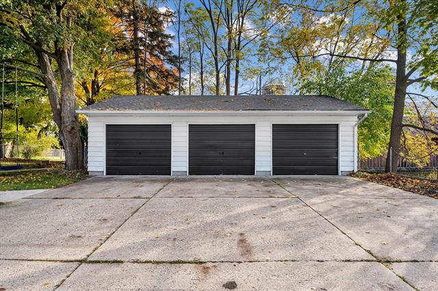 Builiding view fifty eight for 4391 Fruit Ridge, Grand Rapids, MI. 49544