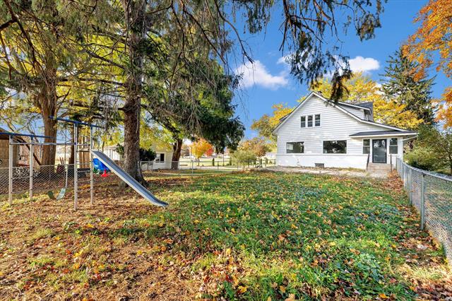 Builiding view sixty four for 4391 Fruit Ridge, Grand Rapids, MI. 49544