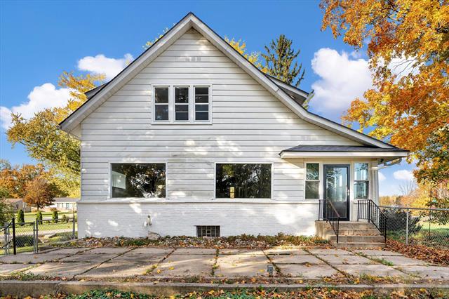 Builiding view sixty two for 4391 Fruit Ridge, Grand Rapids, MI. 49544