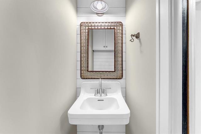 Builiding view thirty nine for 4391 Fruit Ridge, Grand Rapids, MI. 49544