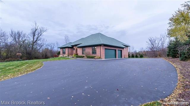 Builiding view three for 3520 Blue Heron, Ypsilanti, MI. 48198