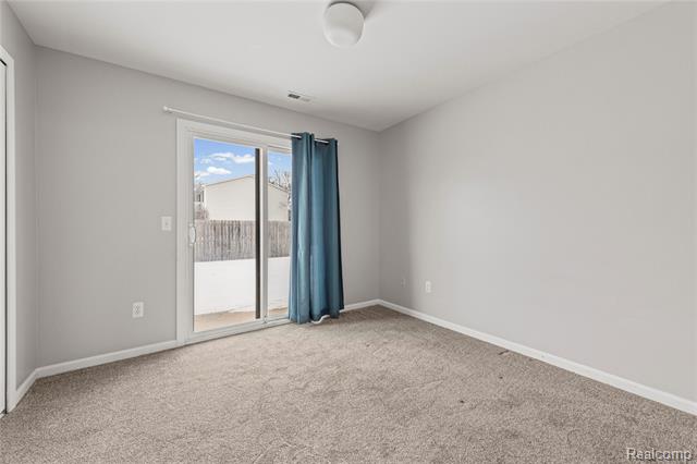 Builiding view fifteen for 30755 Hidden Pines Ln, Roseville, MI. 48066