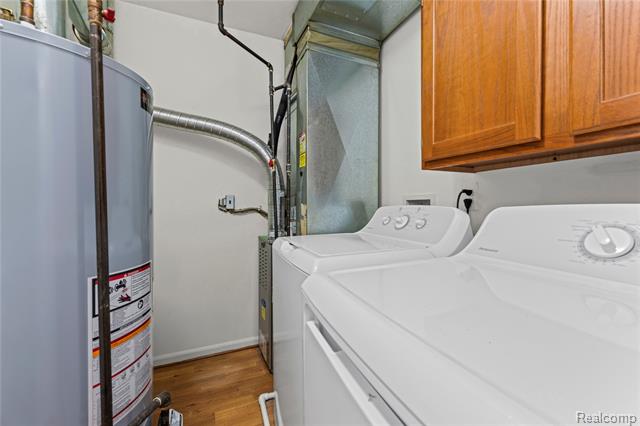 Builiding view fourteen for 30755 Hidden Pines Ln, Roseville, MI. 48066