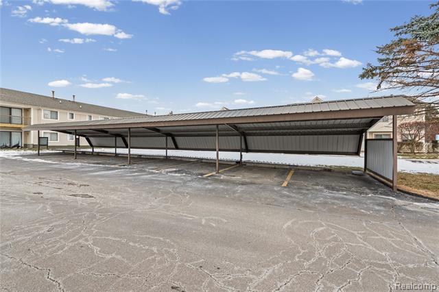 Builiding view twenty for 30755 Hidden Pines Ln, Roseville, MI. 48066