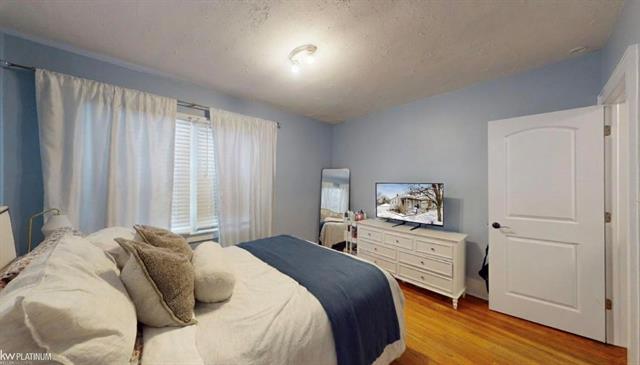 Builiding view eighteen for 298 Broadacre, Clawson, MI. 48017