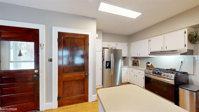 Builiding view fourteen for 298 Broadacre, Clawson, MI. 48017