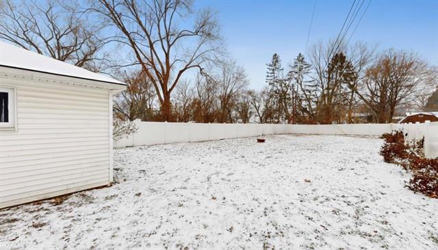 Builiding view thirty eight for 298 Broadacre, Clawson, MI. 48017