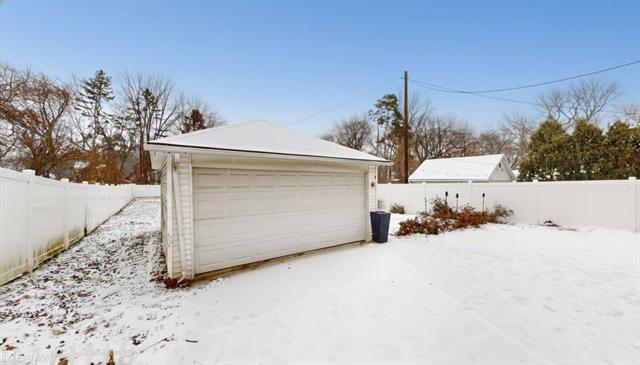 Builiding view thirty five for 298 Broadacre, Clawson, MI. 48017