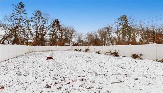 Builiding view thirty nine for 298 Broadacre, Clawson, MI. 48017