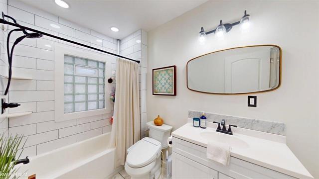 Builiding view twenty three for 298 Broadacre, Clawson, MI. 48017